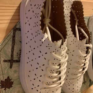 New shoes by torrid size 10w white tennis shoes